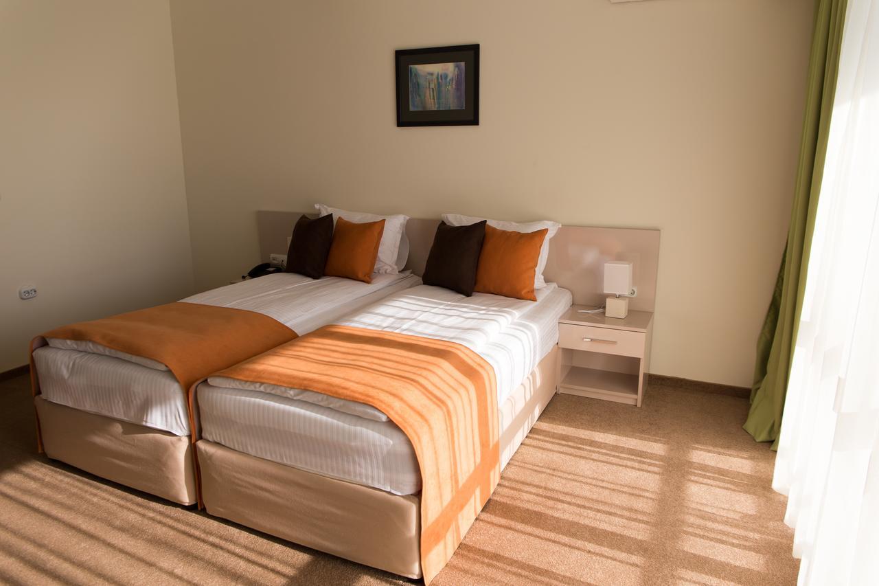 Hotel-Clinic Dr. Gechevi Pavel Banya Buitenkant foto