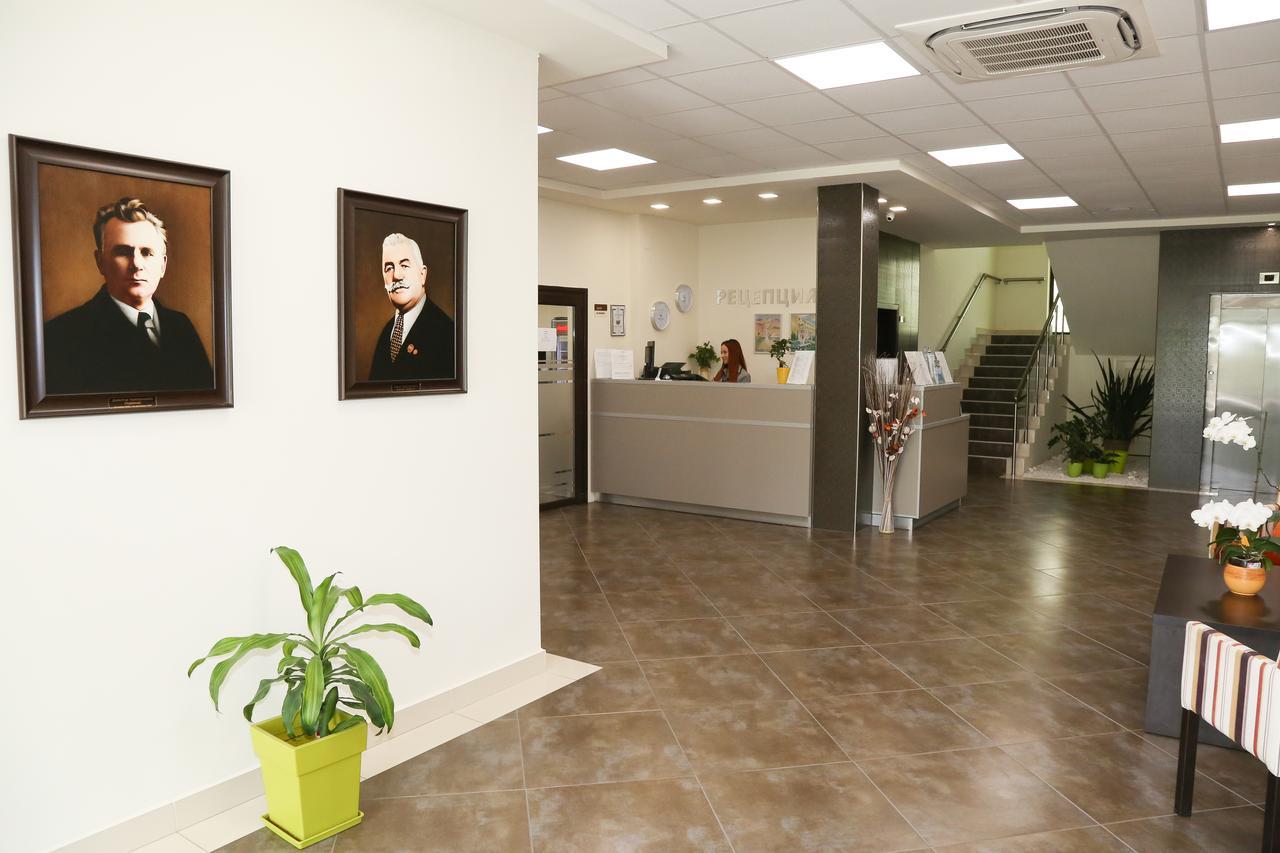Hotel-Clinic Dr. Gechevi Pavel Banya Buitenkant foto
